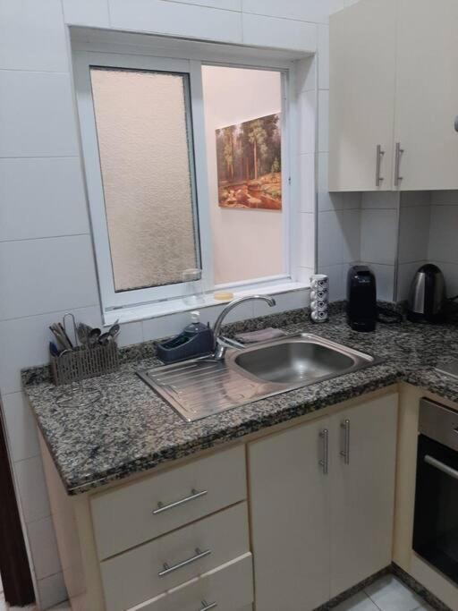 Ground Floor 2 Bedroom Apartment - City Centre Location - Optic Fibre Wifi 탕헤르 외부 사진